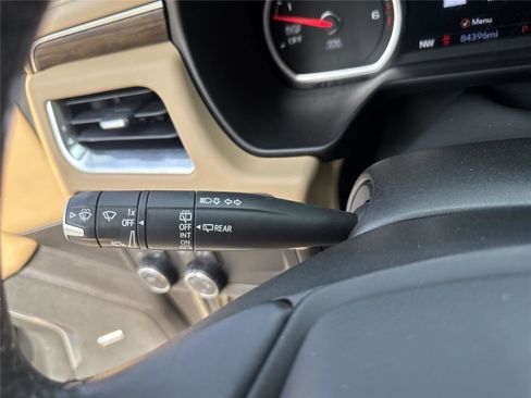 Used 2021 Chevrolet Tahoe Premier AWD/4WD image 25
