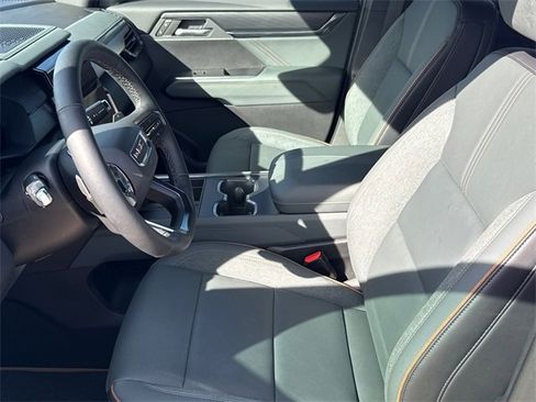 Used 2025 GMC Acadia AT4 image 21