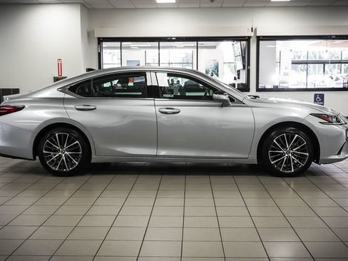 Certified 2025 Lexus ES 350 w/ Premium Package FWD image 5