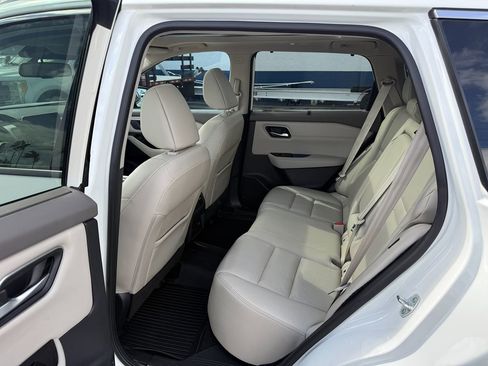 Used 2021 Nissan Rogue SL image 11