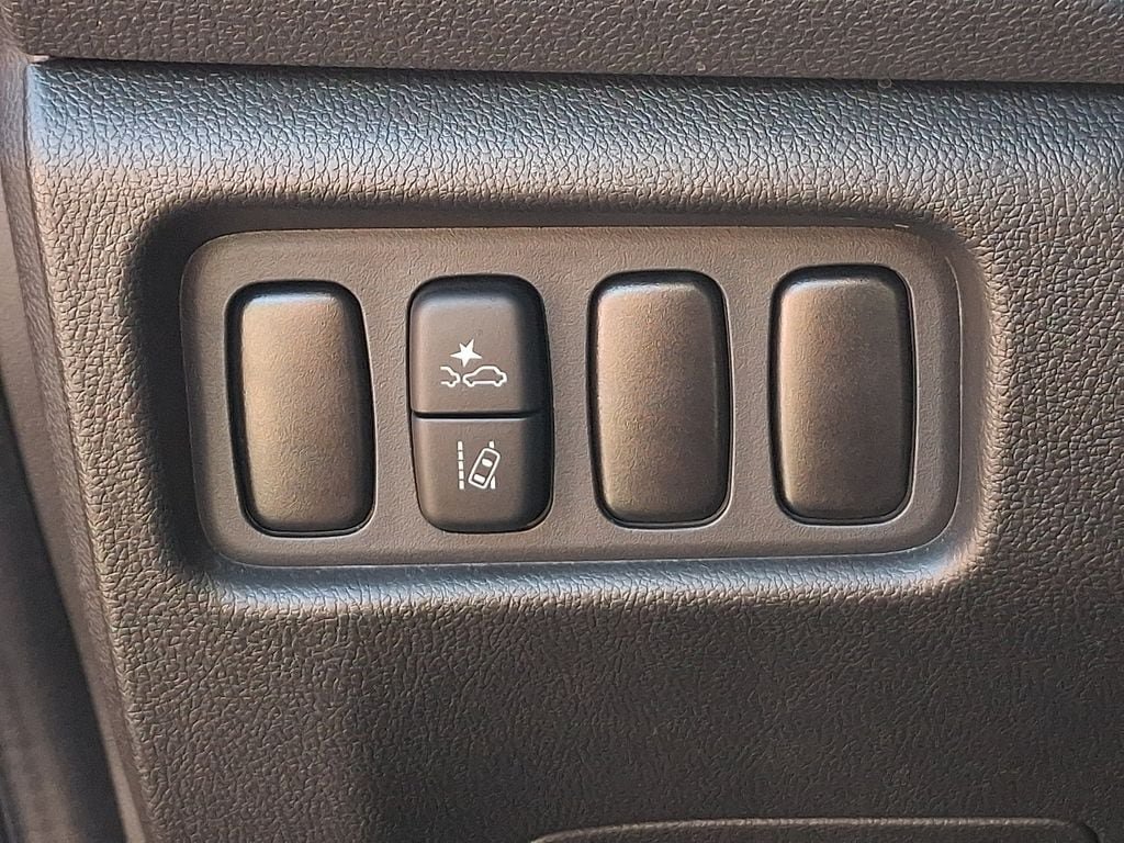 Used 2025 Mitsubishi Outlander Sport LE AWD/4WD image 23
