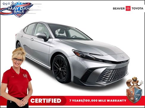 Used 2025 Toyota Camry SE w/ Convenience Package FWD image 1