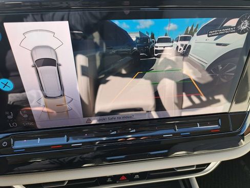 New 2026 Volkswagen Atlas SE image 10