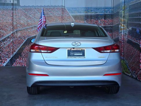 Used 2017 Hyundai Elantra Limited FWD image 5