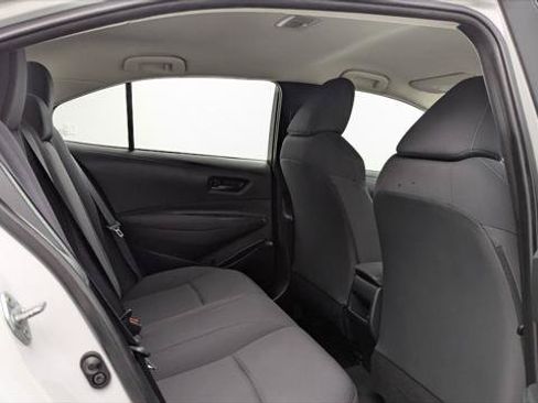 Used 2022 Toyota Corolla LE FWD image 18