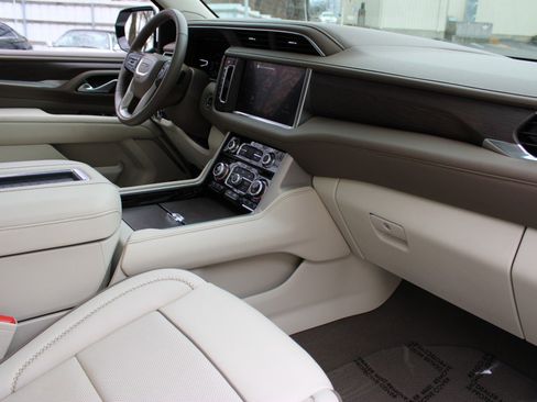 Used 2023 GMC Yukon Denali image 15
