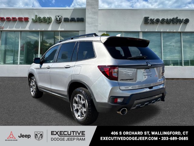 Used 2023 Honda Passport TrailSport image 2