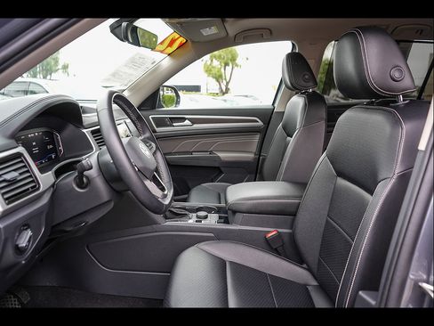 Used 2022 Volkswagen Atlas SE w/ Panoramic Sunroof Package AWD/4WD image 19
