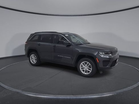 New 2026 Jeep Grand Cherokee Laredo X AWD/4WD image 2