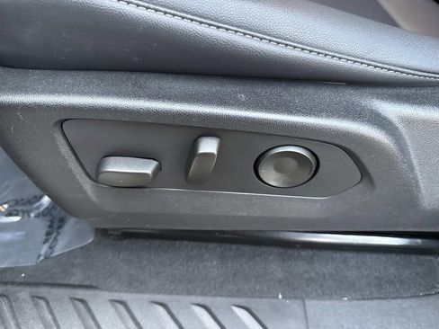 Used 2024 GMC Canyon Elevation w/ Convenience Package image 28