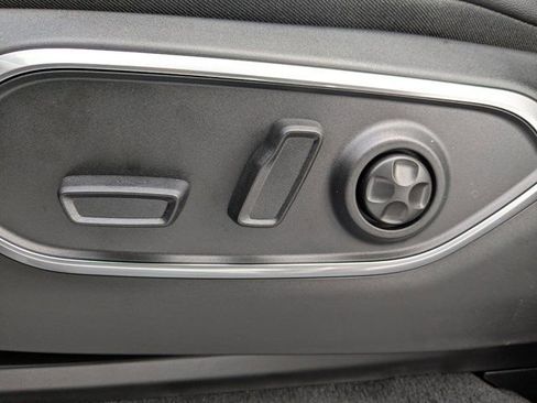 New 2026 Jeep Grand Wagoneer 2WD w/ 8-Passenger Seating Package image 23