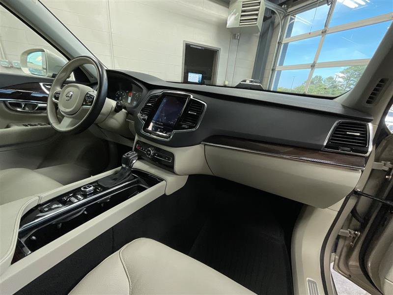 Used 2016 Volvo XC90 T6 Momentum w/ Momentum Plus Package AWD/4WD image 39