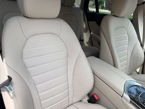 Used 2020 Mercedes-Benz GLC 300 image 46