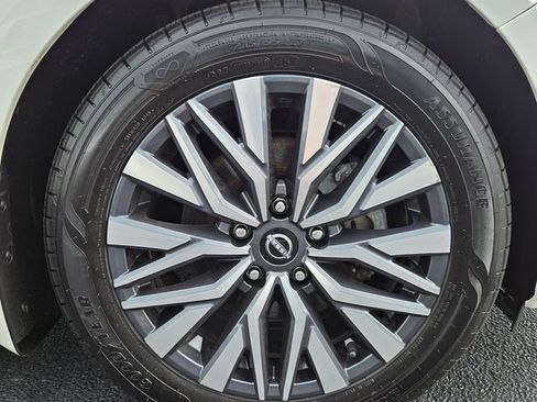 Used 2023 Nissan Altima 2.5 SV FWD image 36