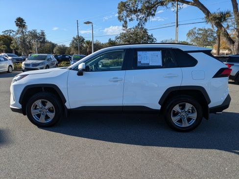 Used 2025 Toyota RAV4 XLE image 7