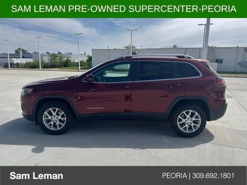 Used 2019 Jeep Cherokee Latitude Plus w/ Cold Weather Group AWD/4WD image 3