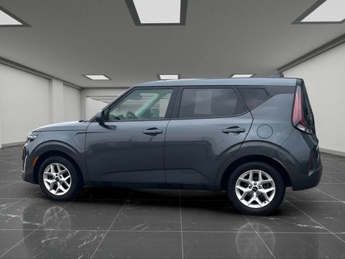Used 2023 Kia Soul S FWD image 7