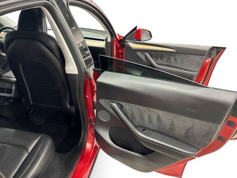 Certified 2023 Tesla Model Y Long Range AWD/4WD image 12