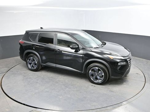 Used 2024 Nissan Rogue SV FWD image 24