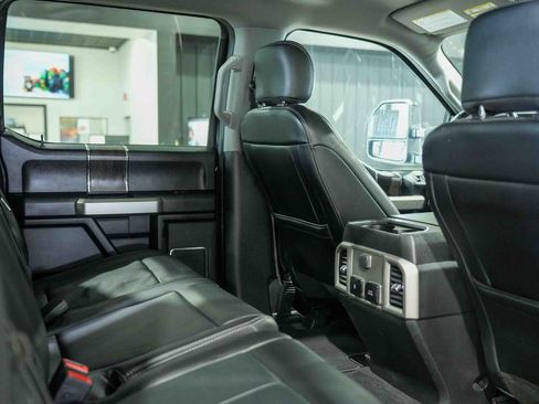 Used 2021 Ford F250 Lariat image 19