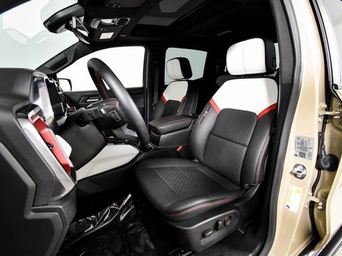 Used 2024 GMC Canyon AT4X image 19