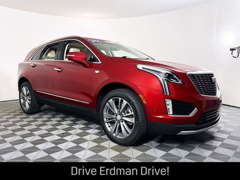 Used 2024 Cadillac XT5 Premium Luxury w/ Technology Package FWD image 1