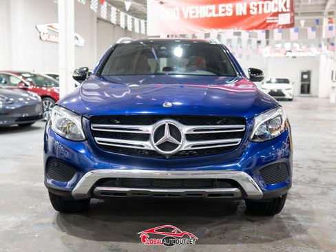 Used 2018 Mercedes-Benz GLC 300 4MATIC w/ Multimedia Package image 2