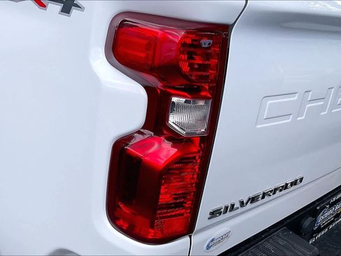 Used 2024 Chevrolet Silverado 2500 Custom w/ Custom Value Package AWD/4WD image 28