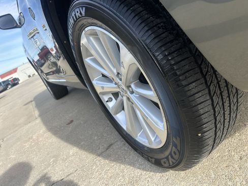 Used 2010 Toyota Highlander Limited image 31