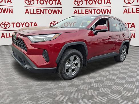 Used 2024 Toyota RAV4 LE AWD/4WD image 3