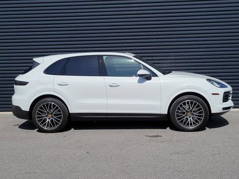 Certified 2023 Porsche Cayenne AWD/4WD image 8