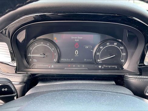 Used 2022 Lincoln Corsair AWD w/ Premium Package image 17