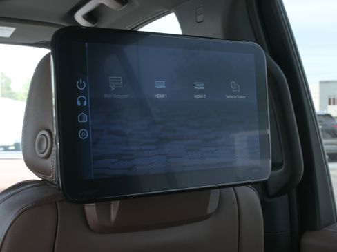New 2026 Chevrolet Suburban High Country AWD/4WD image 14