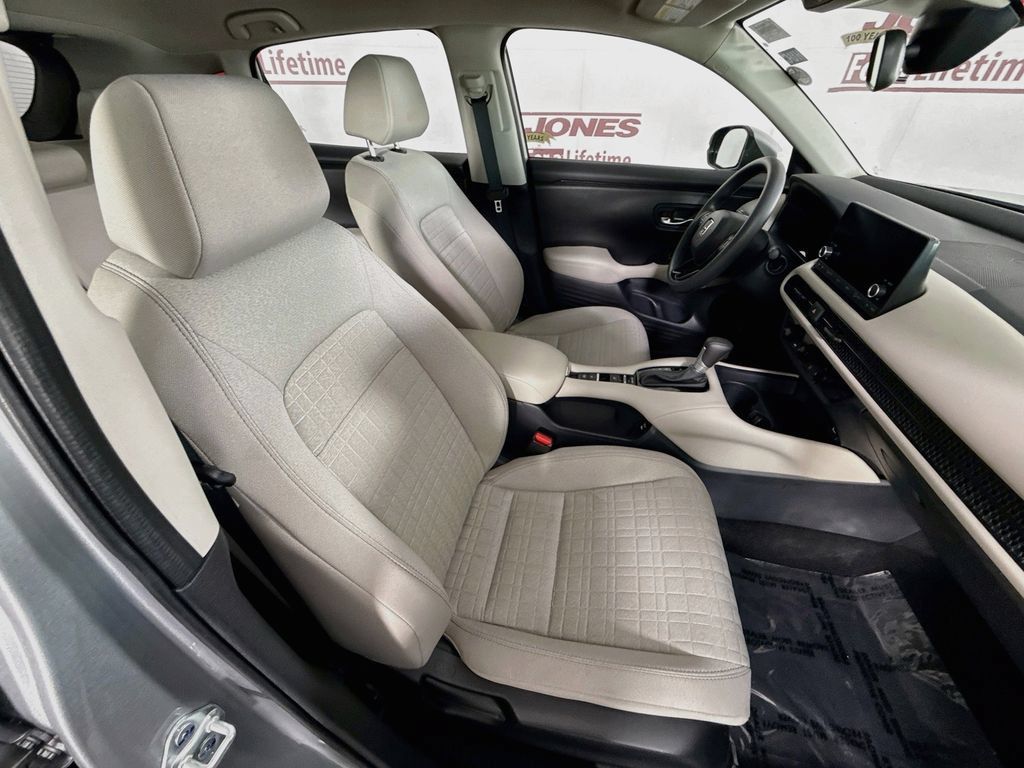 Used 2025 Honda HR-V LX image 29