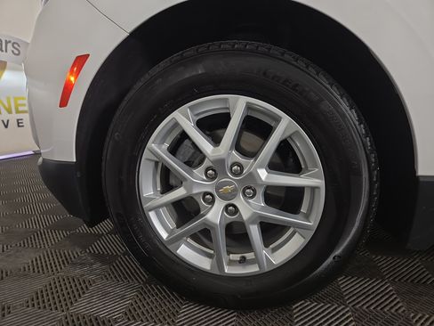 Certified 2024 Chevrolet Equinox LT FWD image 34