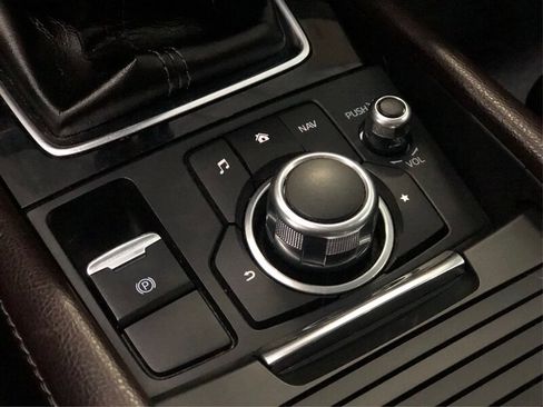 Used 2018 MAZDA MAZDA3 Touring FWD image 28