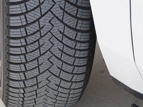 Used 2021 GMC Yukon AT4 w/ AT4 Premium Plus Package image 4