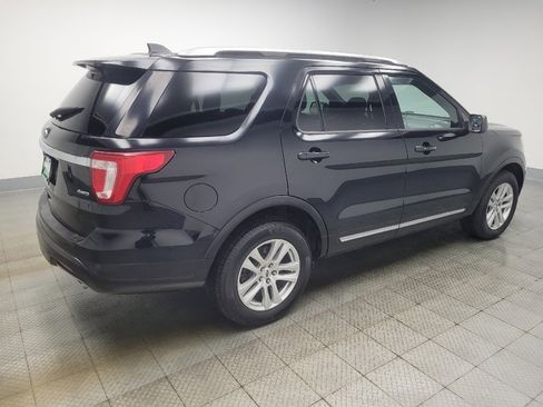 Used 2018 Ford Explorer XLT image 10