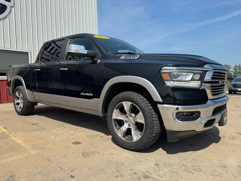 Used 2019 RAM 1500 Laramie AWD/4WD image 3