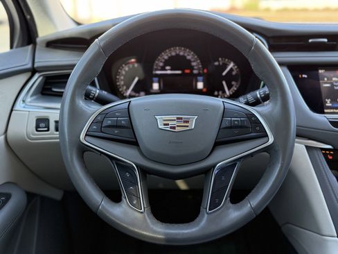 Used 2017 Cadillac XT5 Luxury w/ Driver Awareness Package image 24