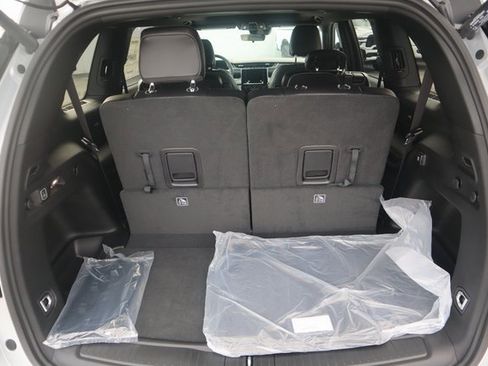 New 2025 Jeep Grand Cherokee L Altitude image 28