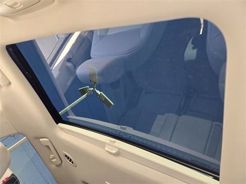 Used 2020 GMC Acadia Denali w/ LPO, Cargo Package image 11