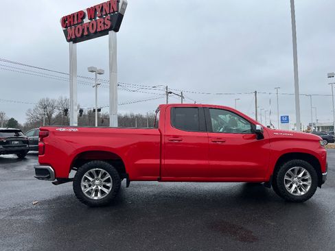 Used 2020 Chevrolet Silverado 1500 LT w/ Trailering Package image 9