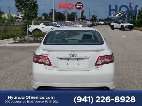 Used 2010 Toyota Camry SE FWD image 7