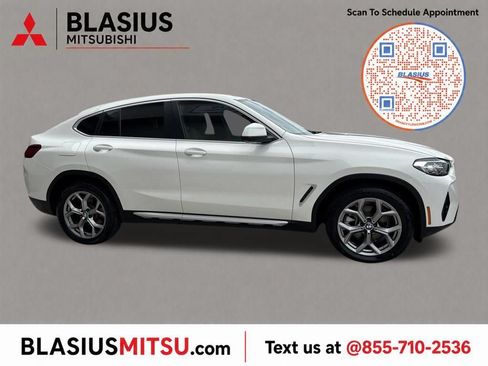Used 2025 BMW X4 xDrive30i AWD/4WD image 11