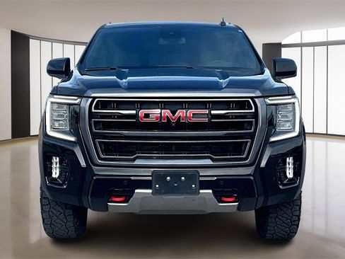 Used 2023 GMC Yukon XL AT4 w/ AT4 Premium Package image 3