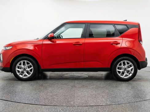 Used 2025 Kia Soul LX w/ LX Technology Package image 5