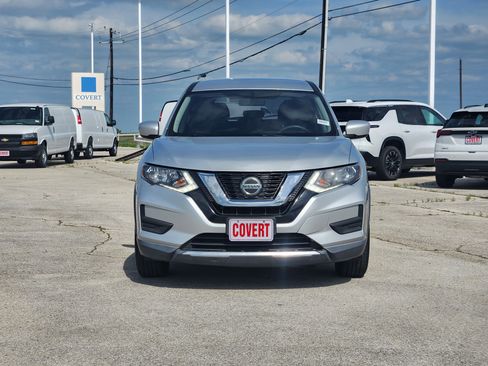 Used 2018 Nissan Rogue S FWD image 2