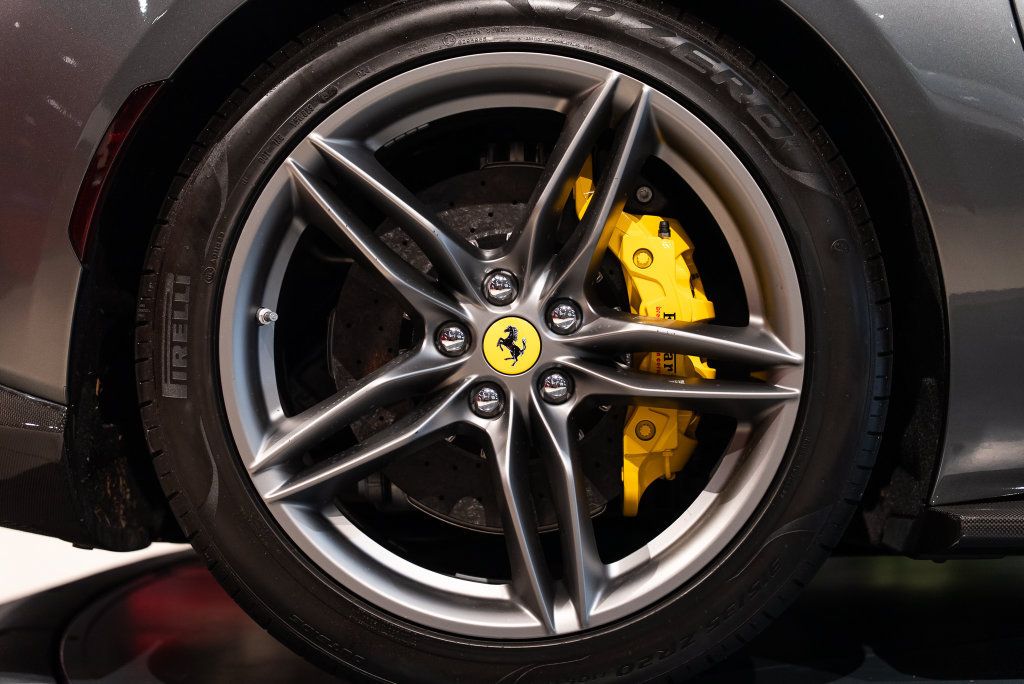 Certified 2023 Ferrari 812 GTS RWD image 15