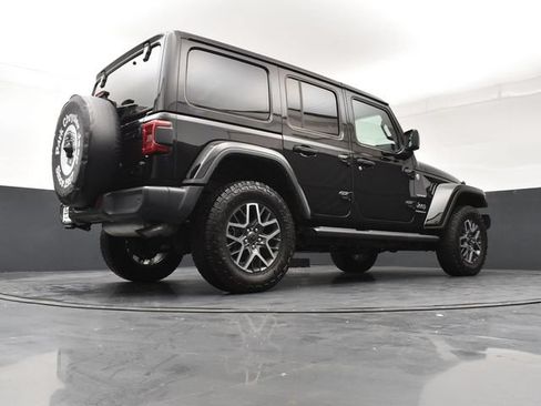 Used 2024 Jeep Wrangler Unlimited Sahara w/ Dual Top Group AWD/4WD image 21